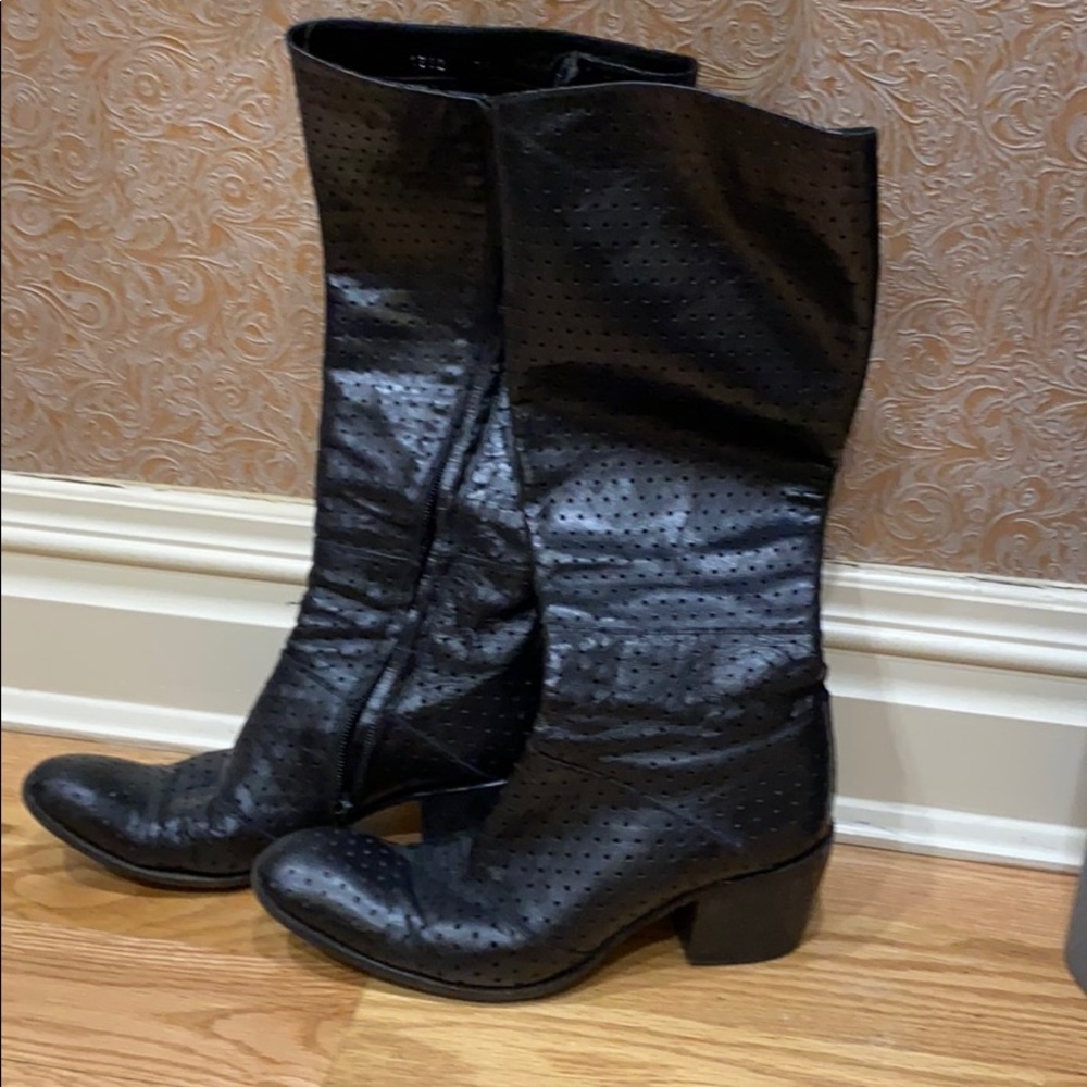 Gianni Barbato leather perforated boots 35
